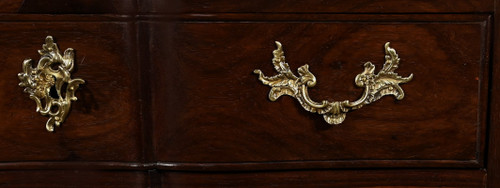 Commode Sauteuse en Amarante et Acajou, époque Louis XV – XVIIIe