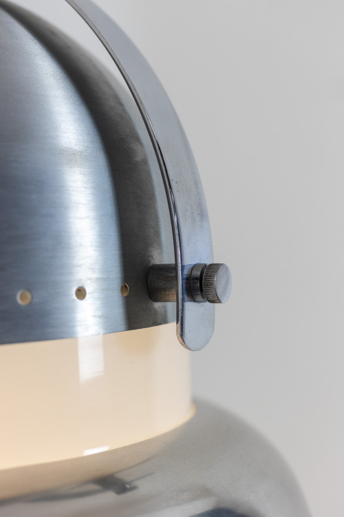 Lampada a sospensione in stile industriale in metallo spazzolato e opalino. Anni '70