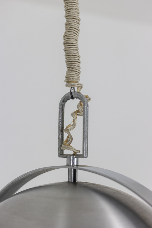 Lampada a sospensione in stile industriale in metallo spazzolato e opalino. Anni '70