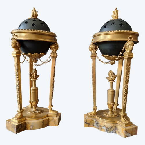 Pair of incense burners from the early 19th century