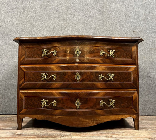 curved Louis XV period chest of drawers in precious wood marquetry circa 1750