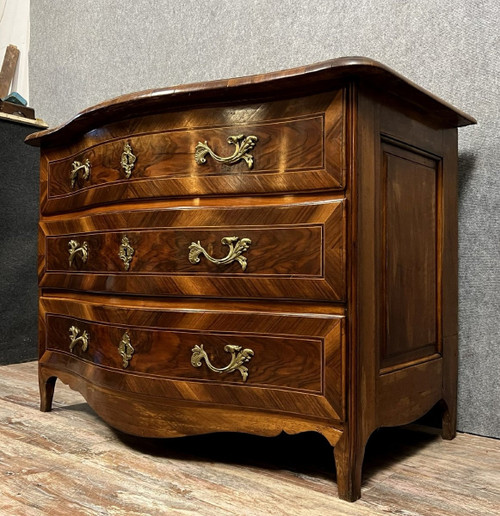 curved Louis XV period chest of drawers in precious wood marquetry circa 1750