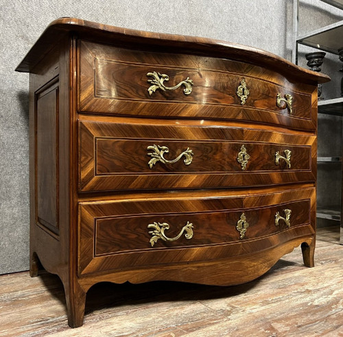 curved Louis XV period chest of drawers in precious wood marquetry circa 1750