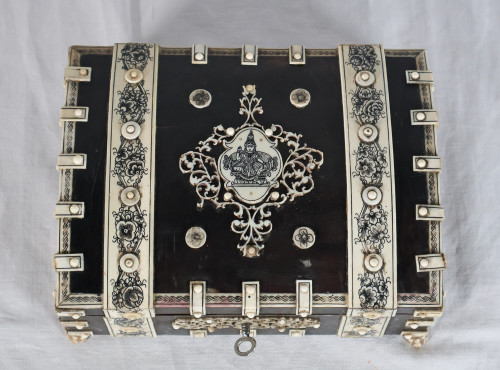 Vizagatapam Horn Box Late 19th Century