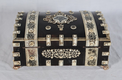 Vizagatapam Horn Box Late 19th Century