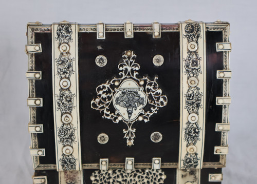 Vizagatapam Horn Box Late 19th Century