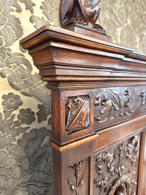Banc coffre de style Renaissance en noyer 