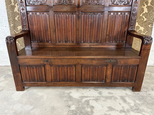 Banc coffre de style Renaissance en noyer 