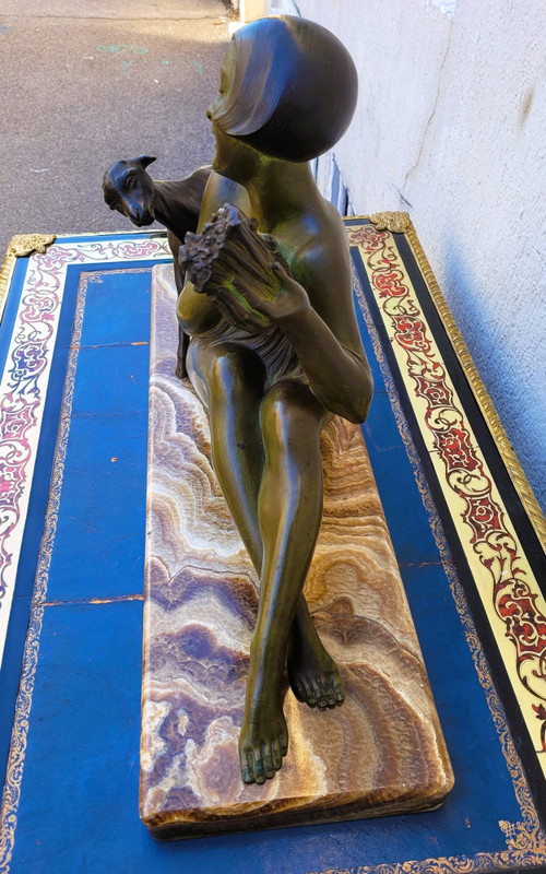 Godard, Donna e agnello, Bronzo Art Déco, XX secolo