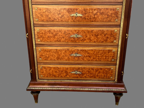 SEMAINIER XIXe DE STYLE LOUIS XVI EN MARQUETERIE DE CUBES ORNÉ DE BRONZE DORÉ