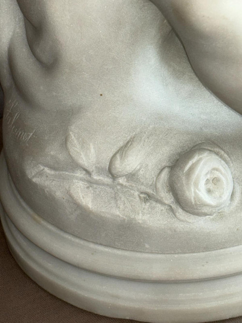 Statua in marmo di Cupido del XIX secolo, da Étienne Maurice Falconet (1716-1791)