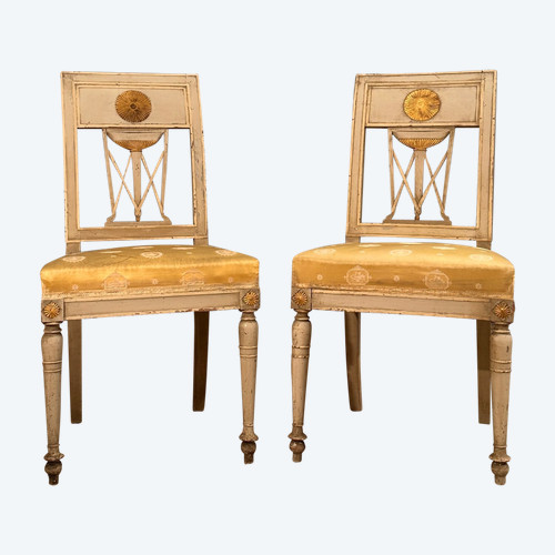 Paire De Chaises En Bois Laqué d'Epoque Directoire Vers 1795