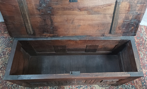 Cassettone in rovere Luigi XIV del XIX secolo