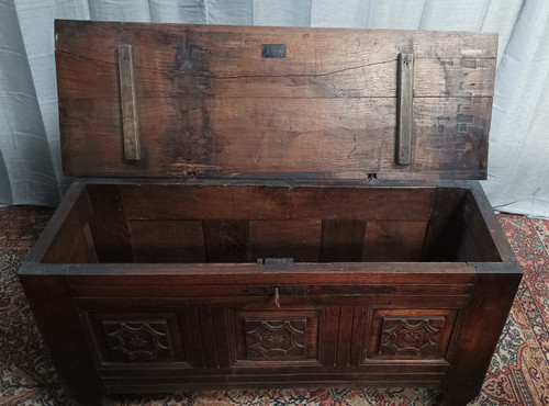 Cassettone in rovere Luigi XIV del XIX secolo
