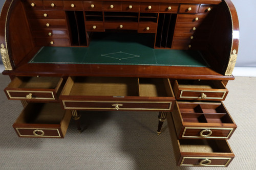 Bureau cylindre signé Wierner à Paris 