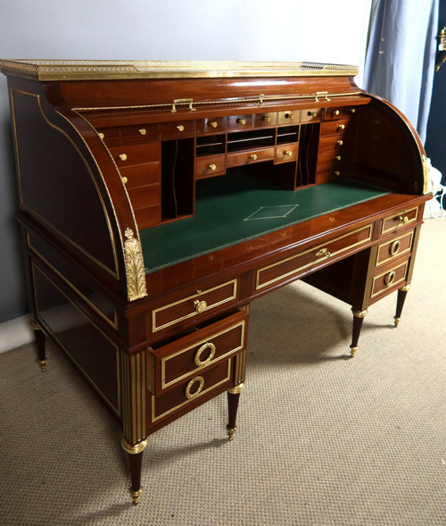 Bureau cylindre signé Wierner à Paris 
