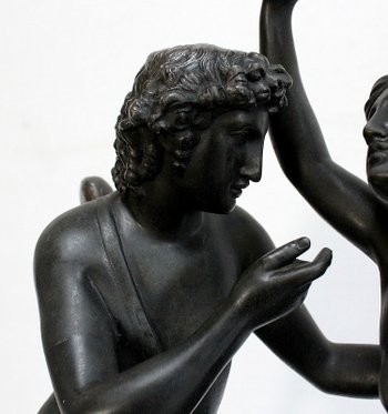  Spelterpendel "Psyche krönt die Liebe" nach Claude Michallon - 1900