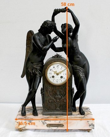  Spelterpendel "Psyche krönt die Liebe" nach Claude Michallon - 1900