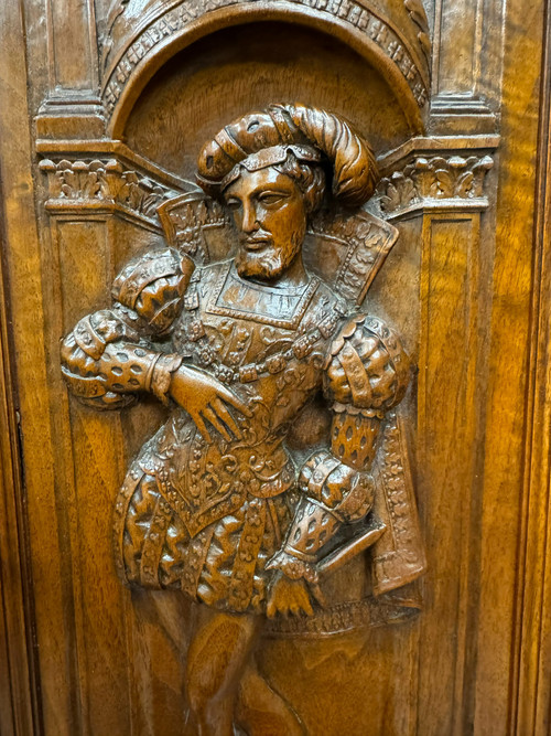 ZWEITEILIGES BUFFET MIT RENAISSANCE-SCHNITZEREIEN
