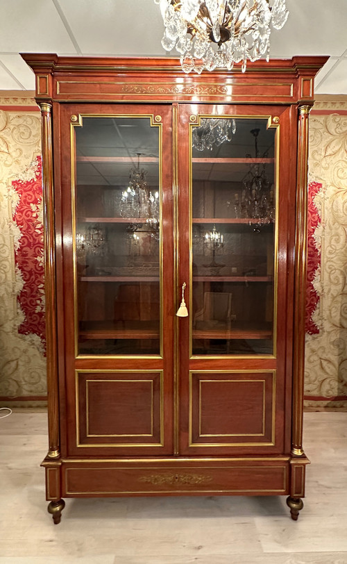 Libreria da esposizione in mogano stile Luigi XVI XIX secolo, 1870 circa