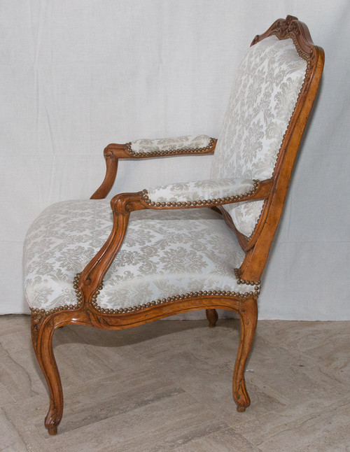 Fauteuil à Dossier Plat Estampillé époque Louis XV
