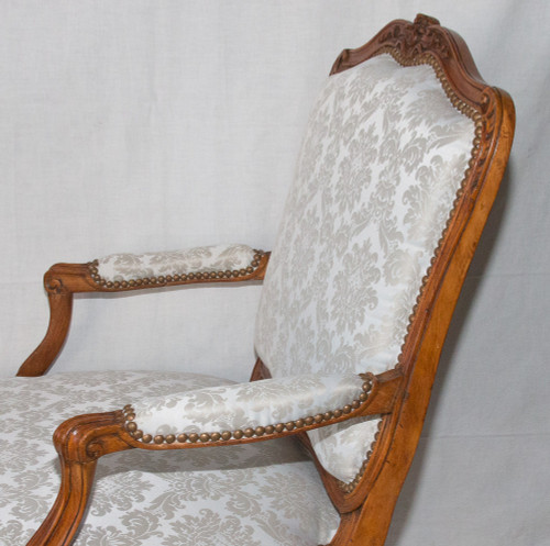Fauteuil à Dossier Plat Estampillé époque Louis XV