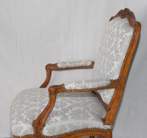Fauteuil à Dossier Plat Estampillé époque Louis XV