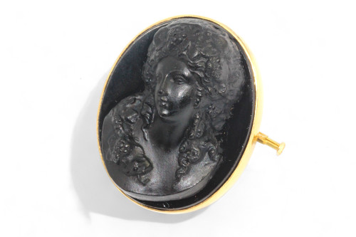 Spilla con ciondolo a cammeo in stile Art-Nouveau