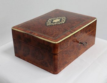  Pretty Rectangular Box in Thuja Burl, Napoleon III period - 1900