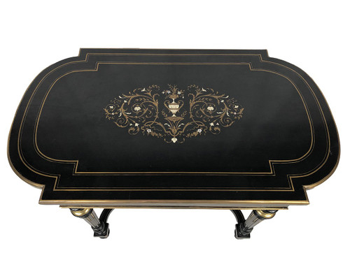 Schwarz lackierter Holztisch mit zentralem Dekor mit Messingintarsien, Napoleon III.