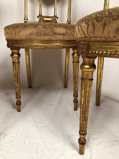 Série de trois chaises de style Louis XVI en bois doré, vers 1900