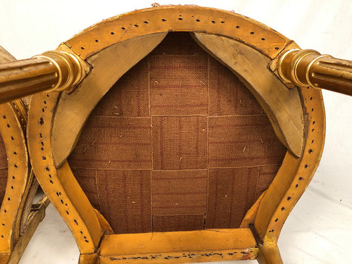 Série de trois chaises de style Louis XVI en bois doré, vers 1900