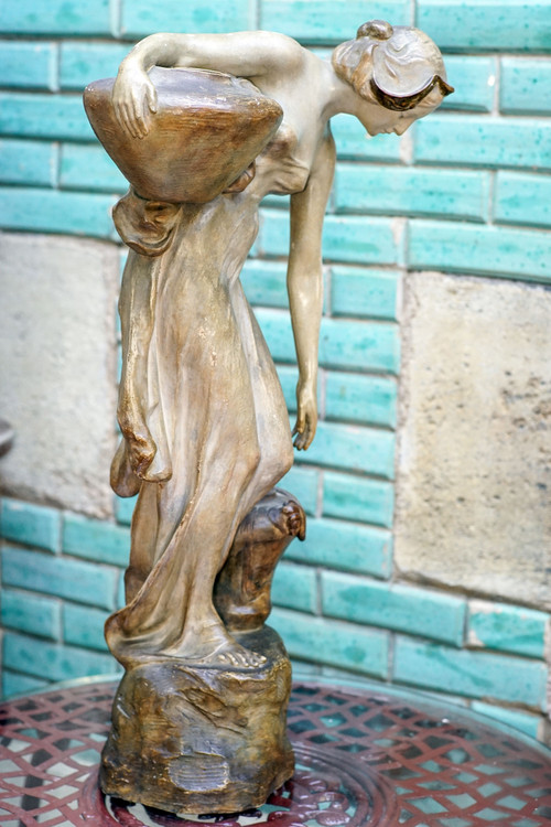 E. TELL für Friedrich GOLDSCHEIDER, Jugendstil, „Der Wasserträger“, Terrakotta