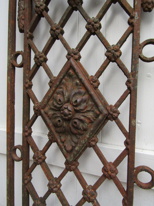 Cast iron grate