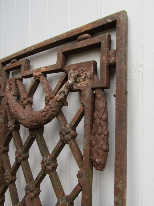 Cast iron grate