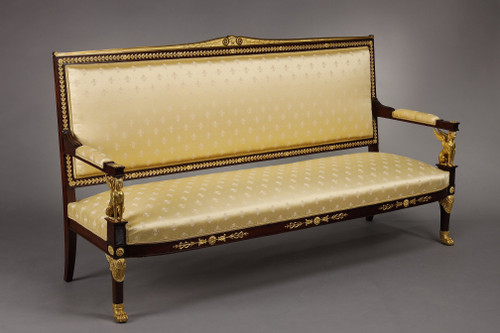 Un majestueux salon de style empire en acajou et bronzes dorés