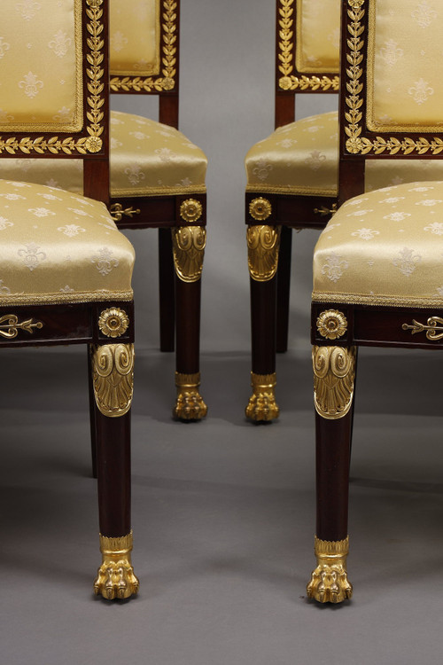 Un majestueux salon de style empire en acajou et bronzes dorés