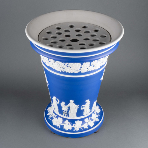 Pique-fleurs en jasperware signé Wedgwood, XIXe siècle 