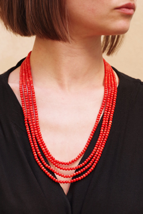 Collier sautoir perles corail multi-rangs avec un fermoir en or 18k, collier de perles, bijou d'été