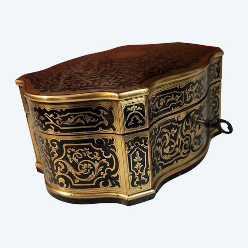 Coffret à bijoux , marqueterie de  palissandre , intérieur de soie capitonnée , Epoque Napoléon 3
