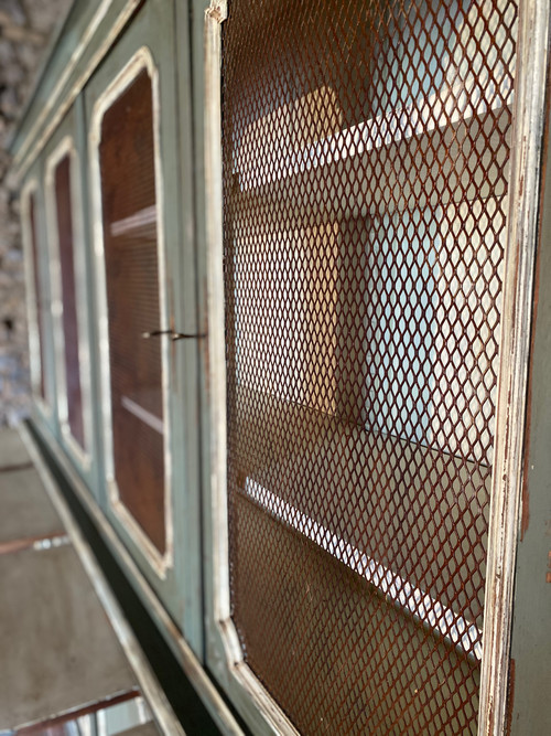 8-door display bookcase with pulls dating from the end of the 19th century, very pretty patina