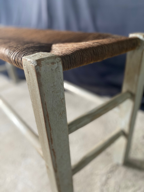 Banc ( de cheminée) datant du 18e siècle assise paillée et boiseries patinée 