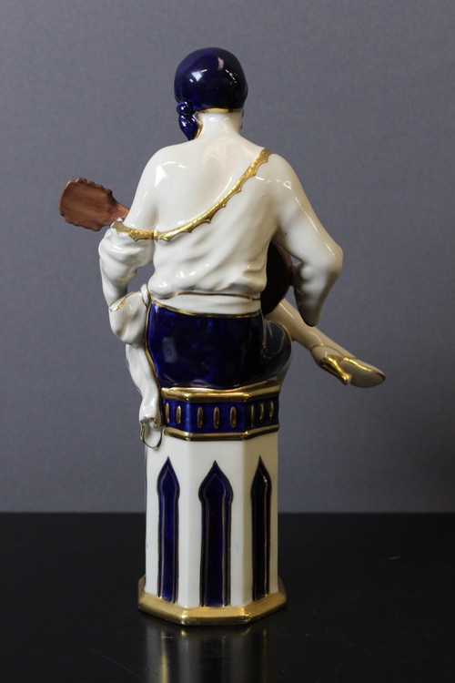 Suonatore di mandolino in stile Art Déco in porcellana di Royal Dux