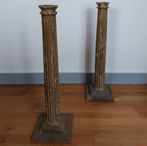 18th century - pair of neoclassical columns or sellettes - fluted decor - gilded wood - girdle
