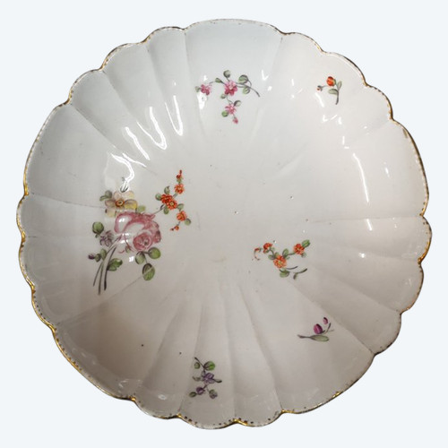 Small Hollow Porcelain Dish. Manufacture De Boissettes.