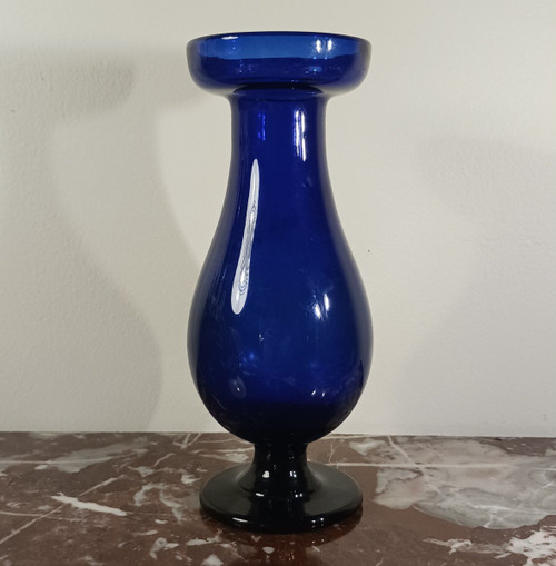 Fin du XVIIIe siècle - vase à jacinthes - forme balustre sur piédouche Louis XVI - verre bleu soufflé
