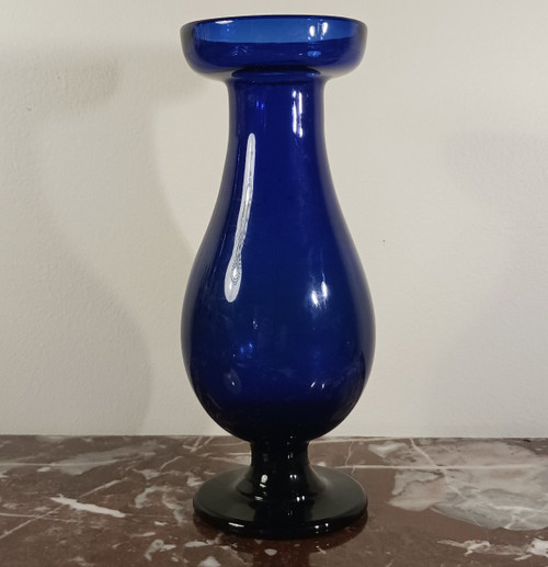Fin du XVIIIe siècle - vase à jacinthes - forme balustre sur piédouche Louis XVI - verre bleu soufflé