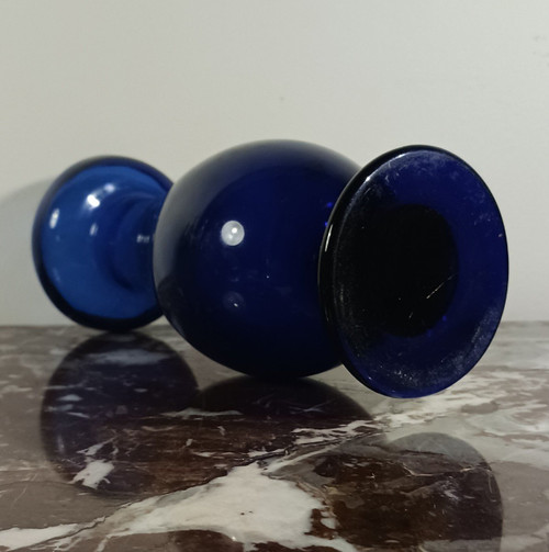 Fin du XVIIIe siècle - vase à jacinthes - forme balustre sur piédouche Louis XVI - verre bleu soufflé