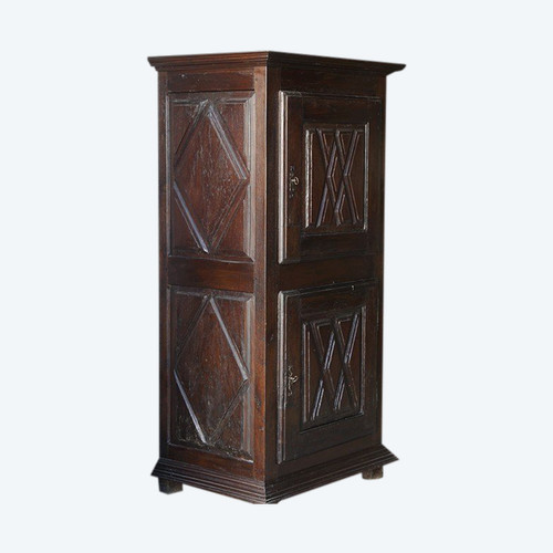 Zweiteiliger Eichenschrank aus dem 17. Jahrhundert