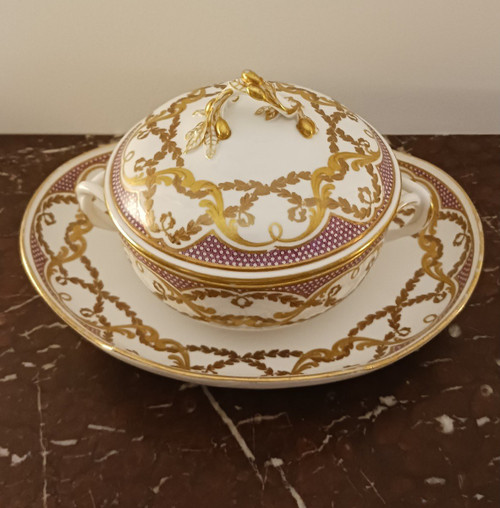Royal Manufacture of Sèvres - covered bowl and its hard porcelain tray - Taillandier base - 2nd size -